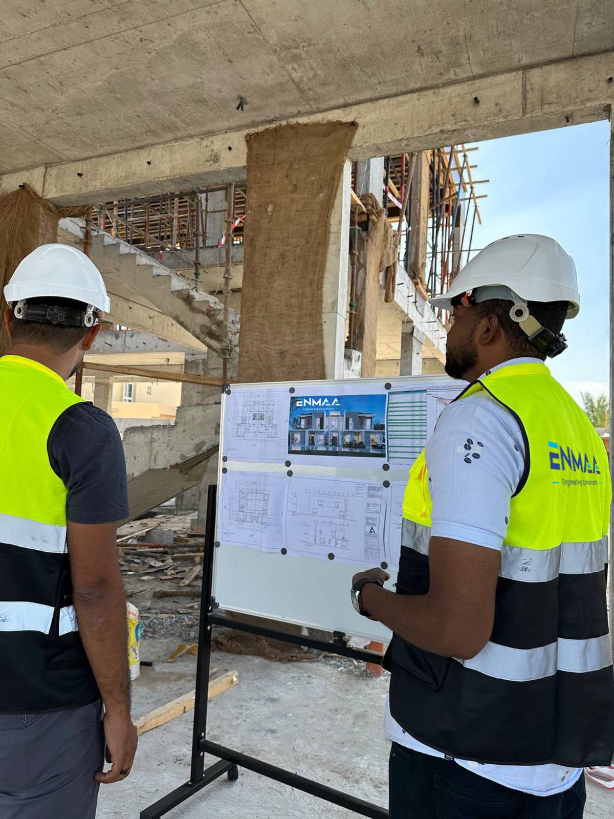 دور ممثل مهندس العميل